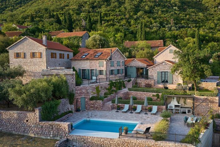 Image No.2-4 Bed Villa for sale