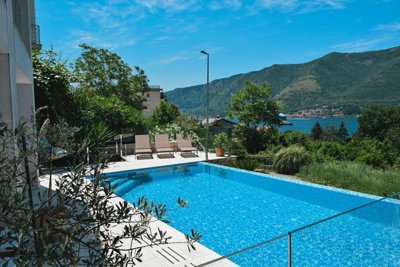 6 Bed Villa for sale