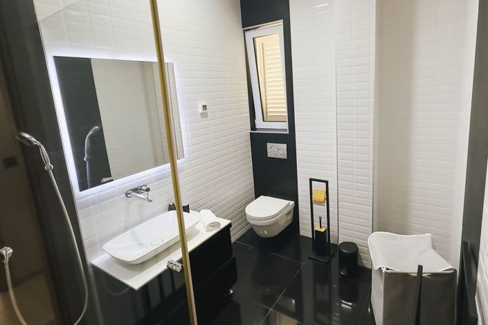 Image No.12-6 Bed Villa for sale