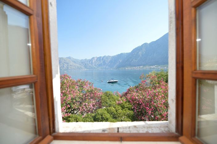 Image No.1-5 Bed Villa for sale