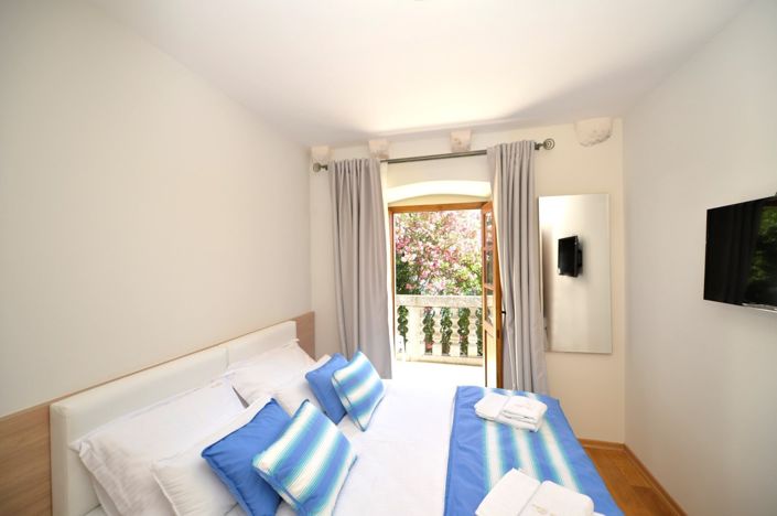 Image No.10-5 Bed Villa for sale