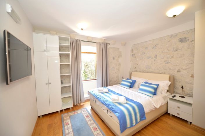 Image No.9-5 Bed Villa for sale