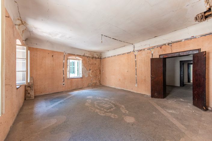 Image No.17-5 Bed House for sale