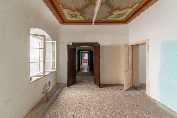 Image No.23-5 Bed House for sale