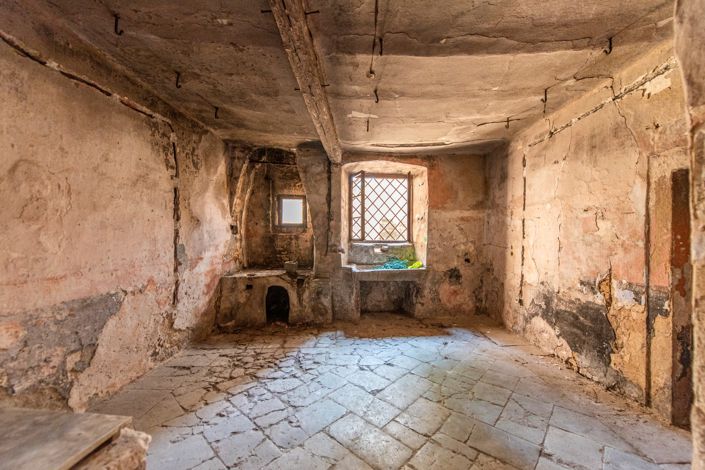 Image No.9-5 Bed House for sale