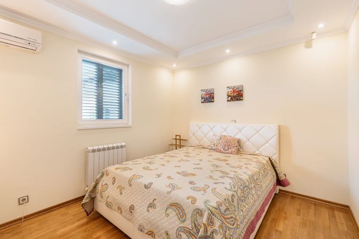 Image No.16-6 Bed Apartment for sale