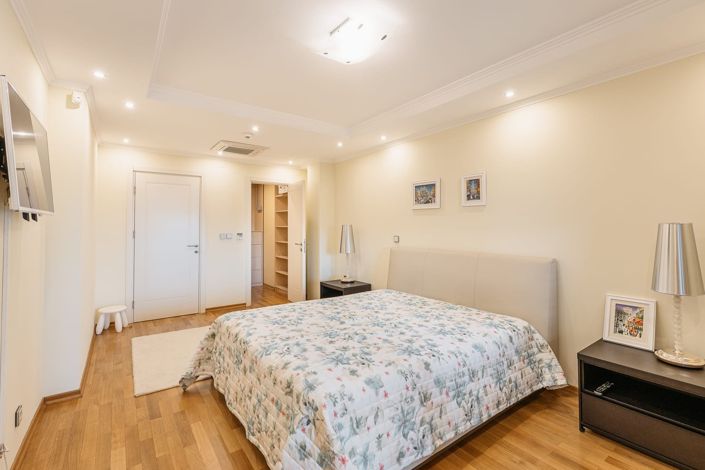 Image No.8-6 Bed Apartment for sale