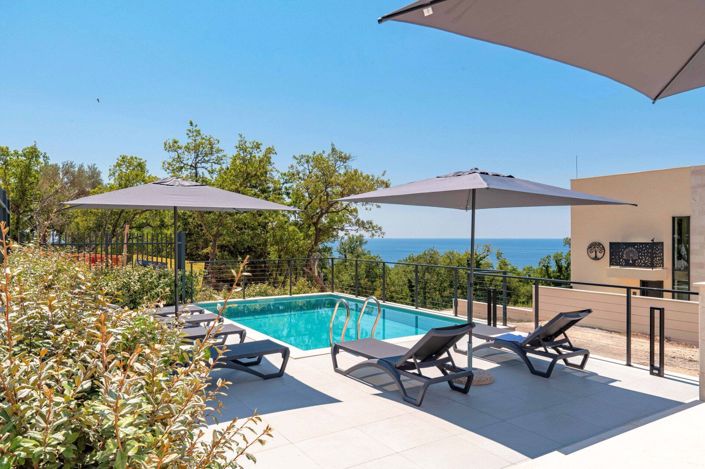 Image No.1-5 Bed Villa for sale