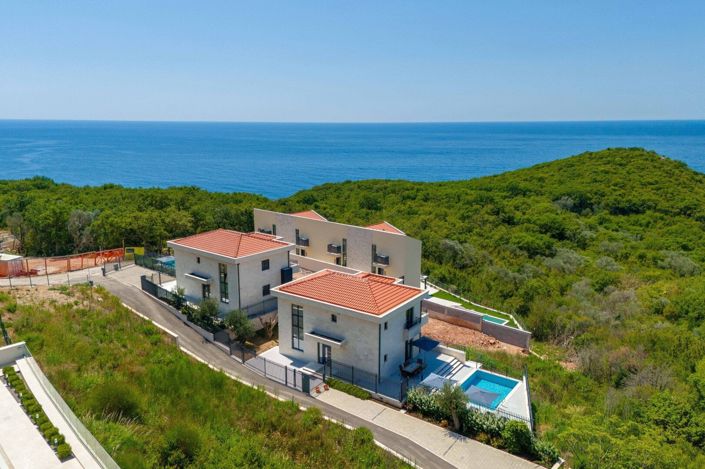 Image No.3-5 Bed Villa for sale