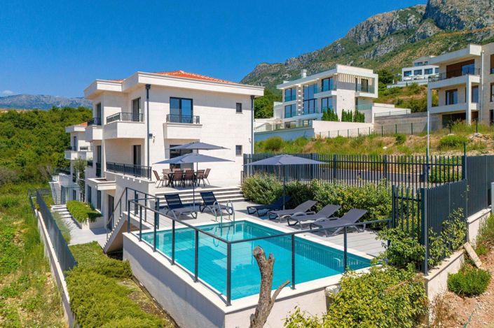 Image No.6-5 Bed Villa for sale