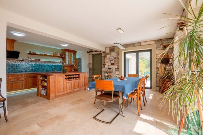 Image No.18-4 Bed House for sale