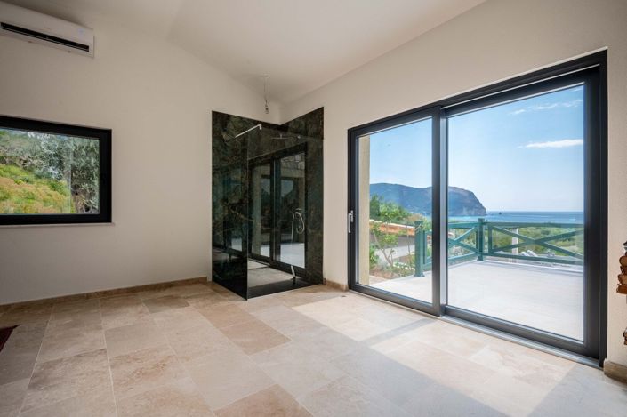 Image No.22-4 Bed House for sale