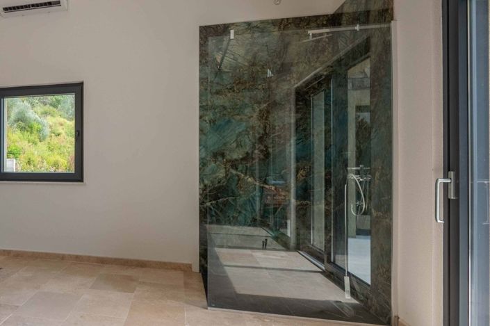 Image No.23-4 Bed House for sale