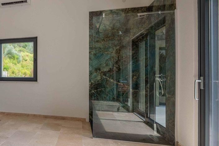 Image No.23-4 Bed House for sale