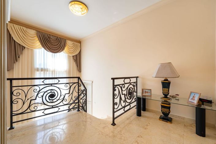 Image No.19-3 Bed House for sale