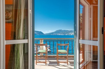 9-waterside-house-in-rose-lustica