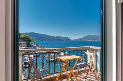 8-waterside-house-in-rose-lustica