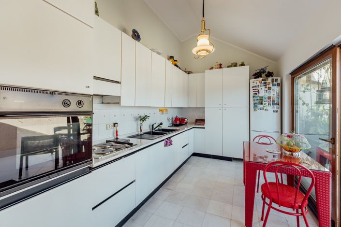 Image No.12-3 Bed House for sale