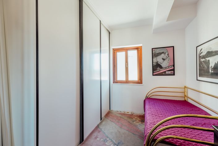 Image No.20-3 Bed House for sale