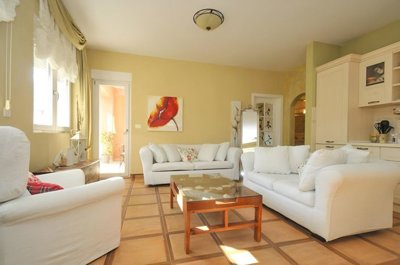 2-ekskluzivan-dvosoban-stan-blizu-mora-budva