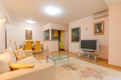 3-2bdr-apartment-near-slovenska-plaza-beach