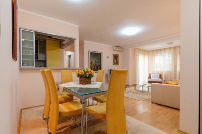6-2bdr-apartment-near-slovenska-plaza-beach