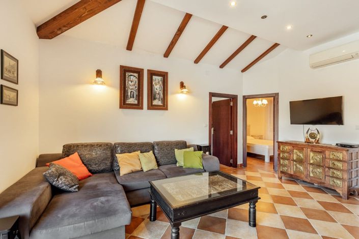 Image No.10-2 Bed Apartment for sale