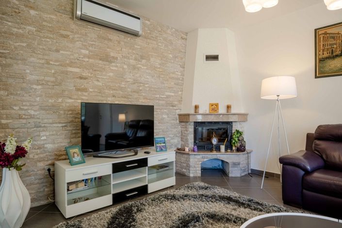 Image No.13-4 Bed House for sale