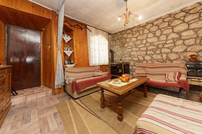 Image No.13-2 Bed House for sale