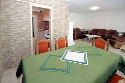 11-rezevici-villa-on-a-large-plot-and-a-pool