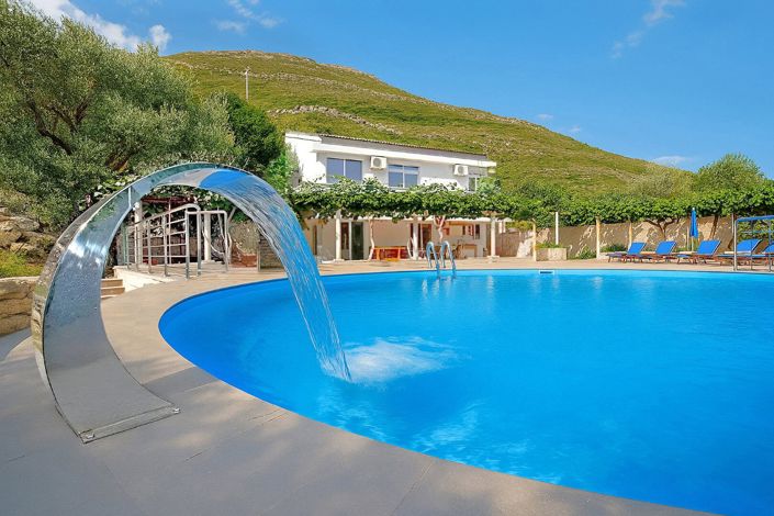 Image No.2-3 Bed Villa for sale