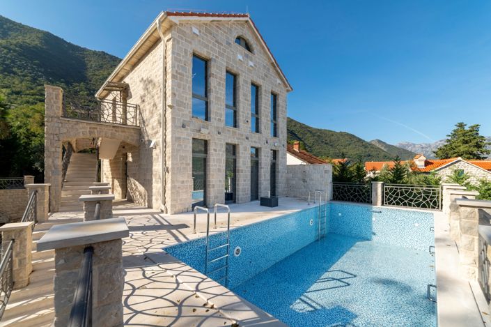 Image No.3-9 Bed Hotel for sale