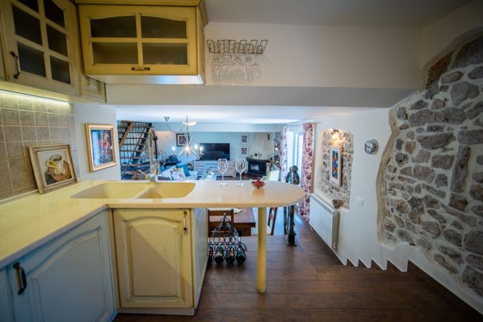 Image No.10-3 Bed House for sale