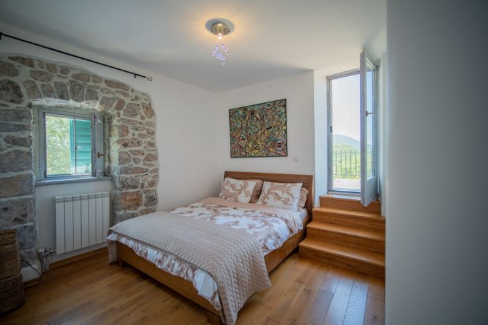 Image No.15-3 Bed House for sale