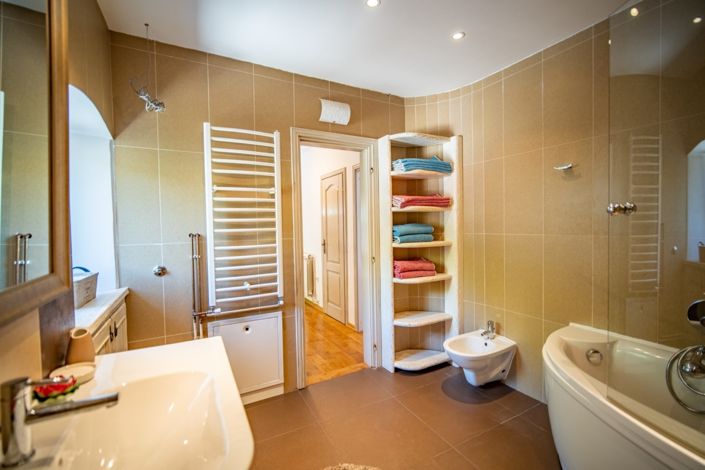 Image No.26-3 Bed House for sale