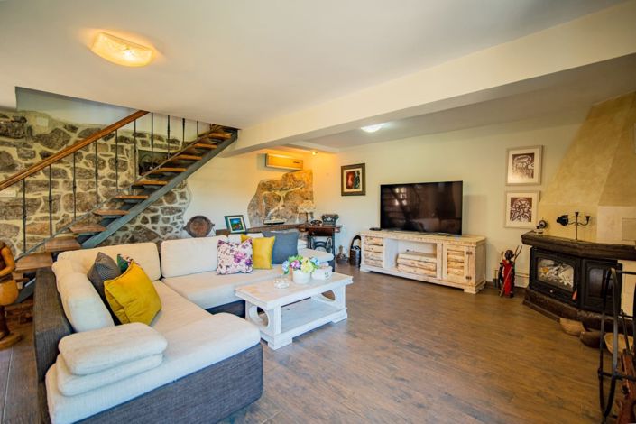 Image No.8-3 Bed House for sale