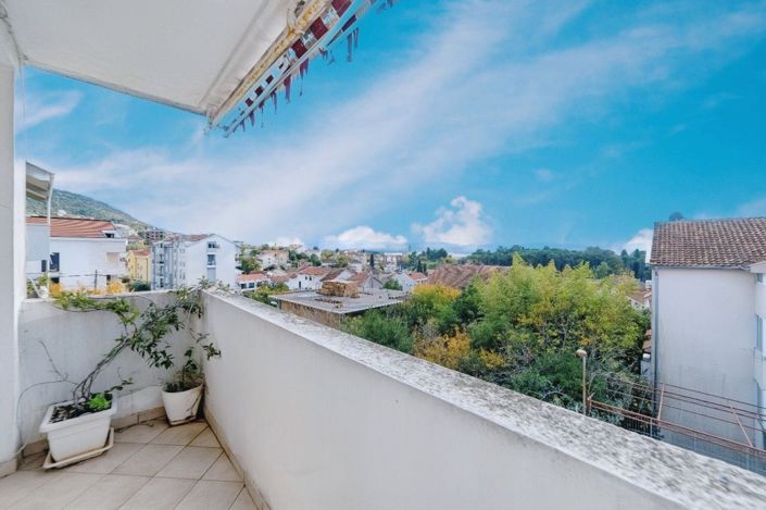 Image No.10-3 Bed Apartment for sale