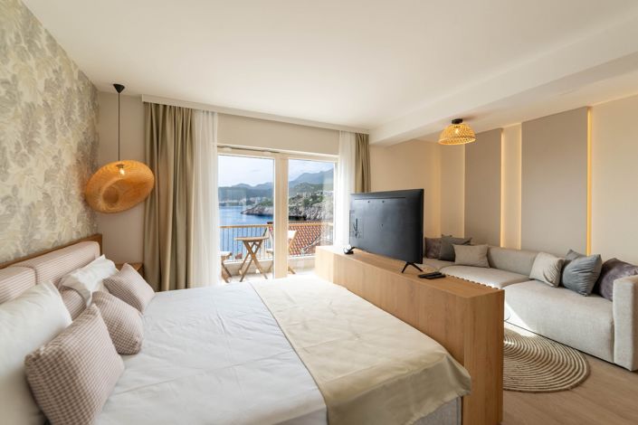 Image No.21-10 Bed Hotel for sale