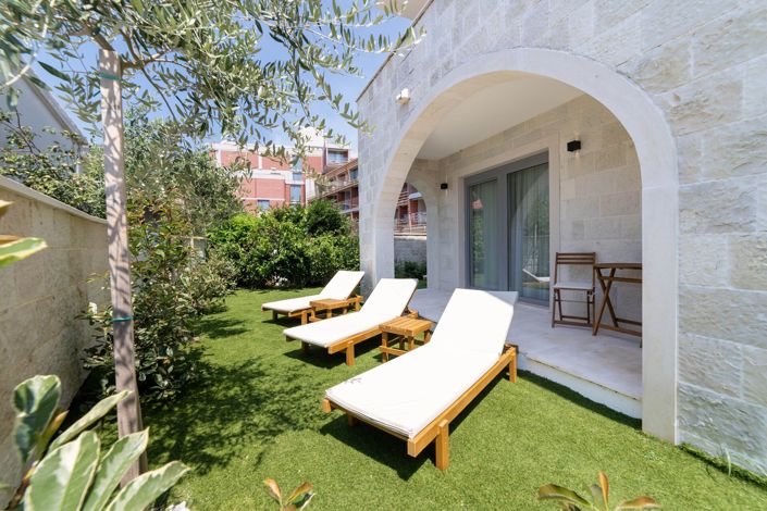 Image No.9-10 Bed Hotel for sale