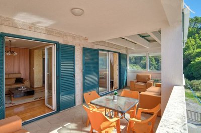 3-duplex-3bdr-apartment-in-the-second-row-to-