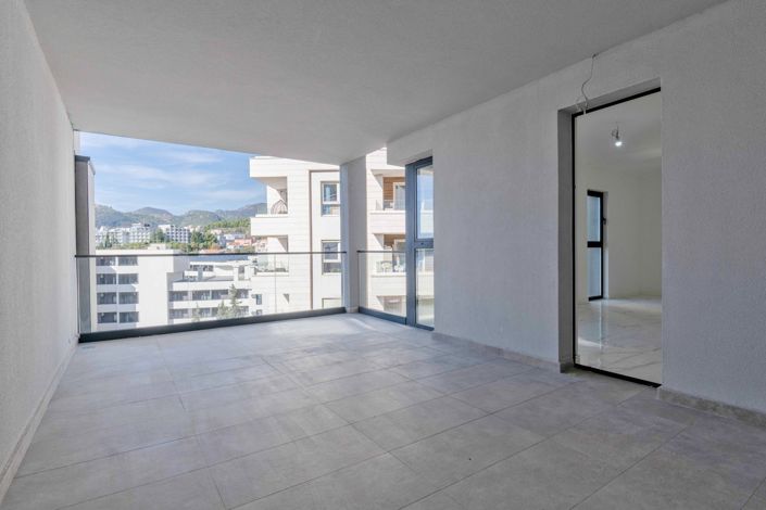 Image No.11-3 Bed Apartment for sale