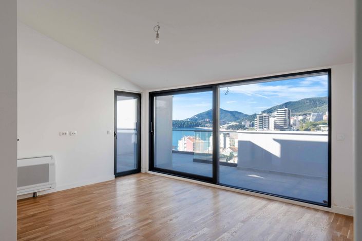 Image No.12-3 Bed Apartment for sale