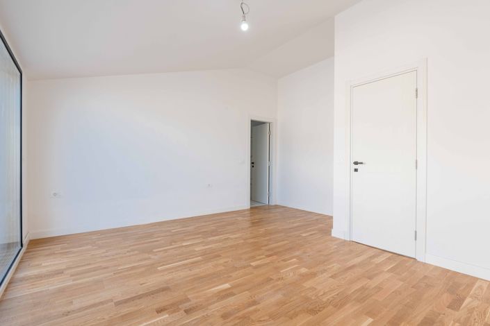 Image No.15-3 Bed Apartment for sale