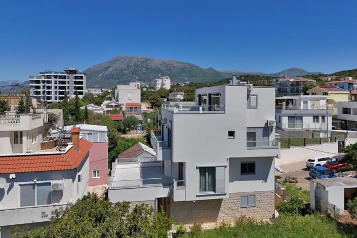 Image No.7-3 Bed Villa for sale