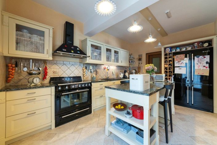 Image No.9-2 Bed Apartment for sale