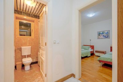 12-1-waterfront-apartment-sveti-stefan