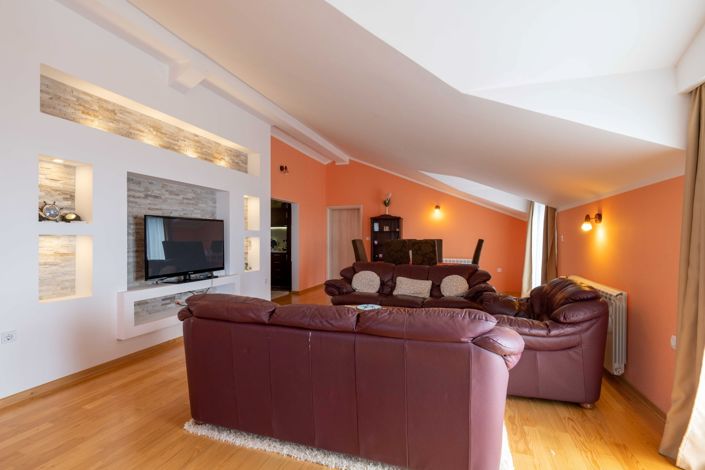 Image No.11-7 Bed Land for sale