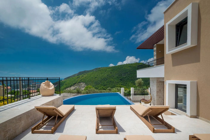 Image No.1-3 Bed Villa for sale