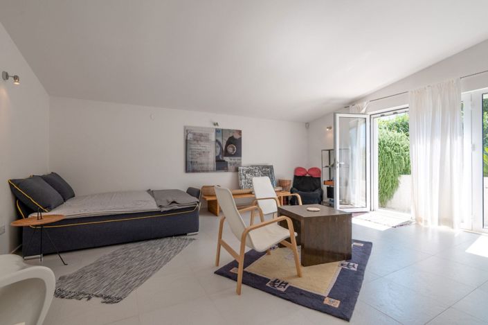 Image No.13-4 Bed House for sale