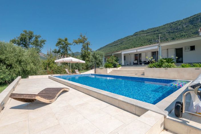 Image No.3-4 Bed House for sale